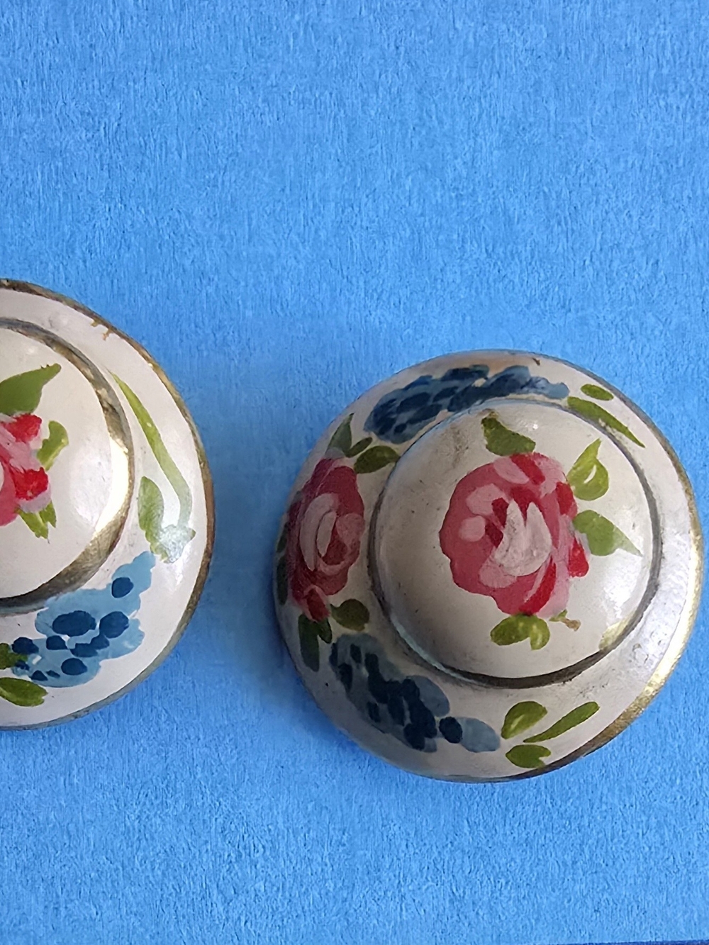 Vintage Hand-Painted Round Floral Metal Clip On Earring